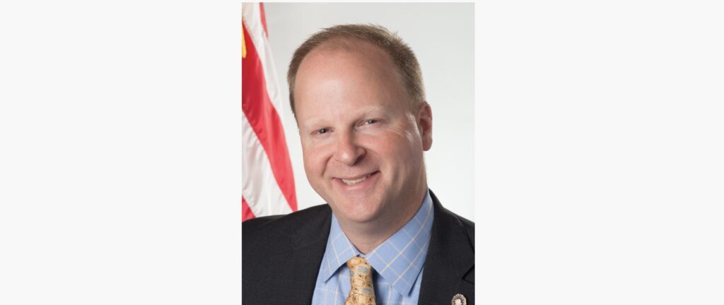 headshot of michael dubois